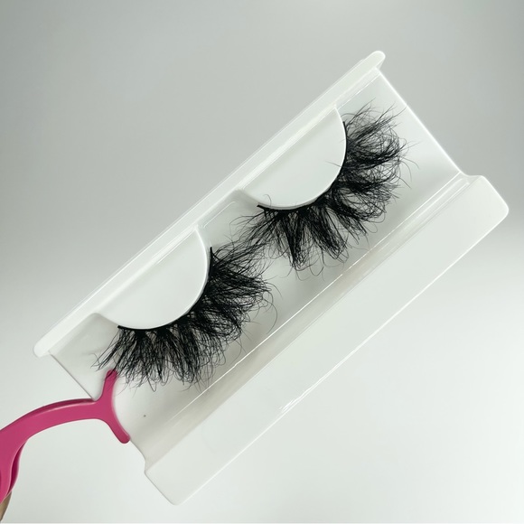 PARIS LASHES - Picture 2 of 3